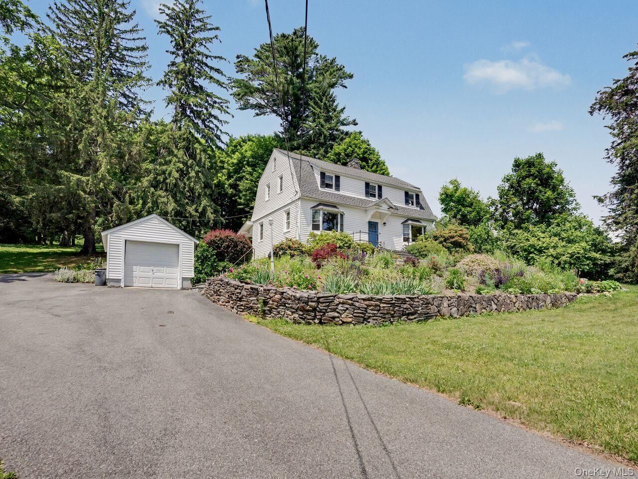 Property Photo:  213 Peaceable Hill Road  NY 10509 