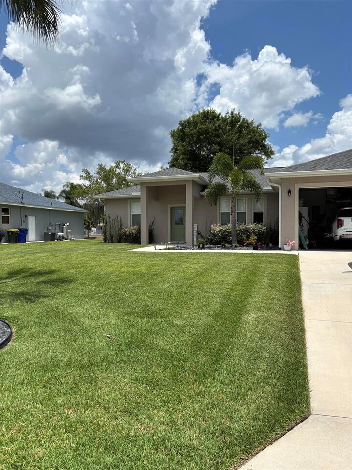 Property Photo: 121 Daisy Lane FL 33852