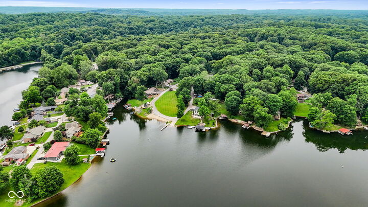 Property Photo: 1782 White Oak Lane IN 46151