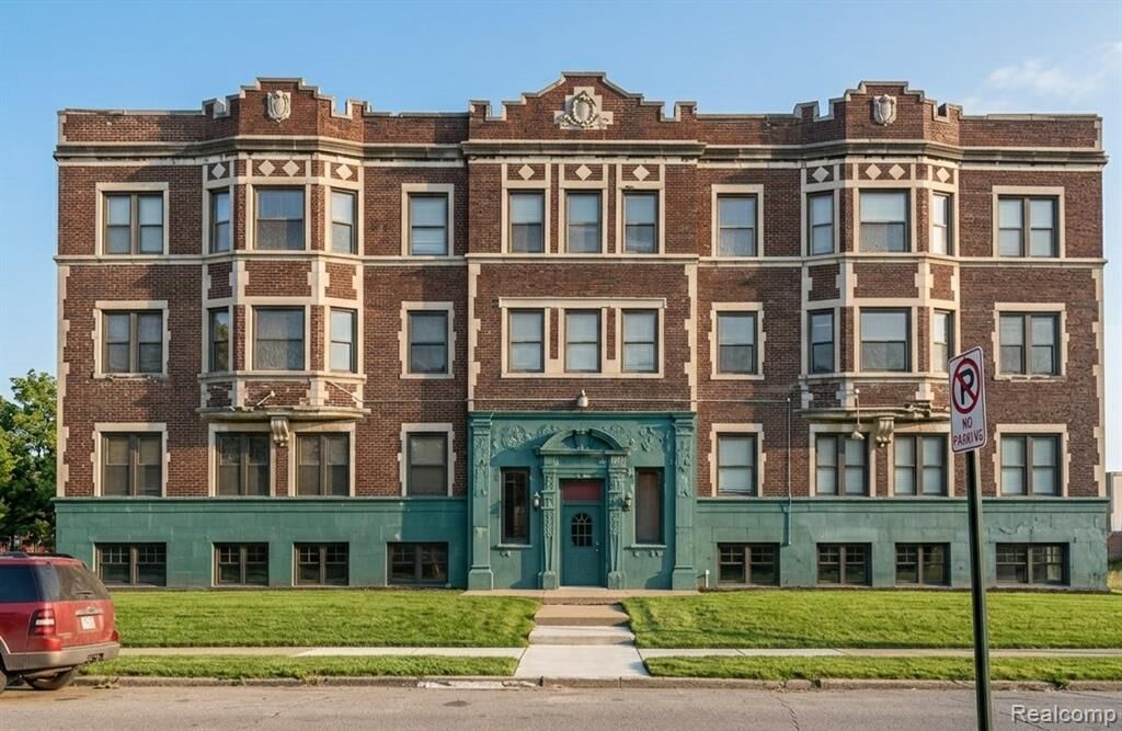 Property Photo: 3295 Rochester Street 3 MI 48206