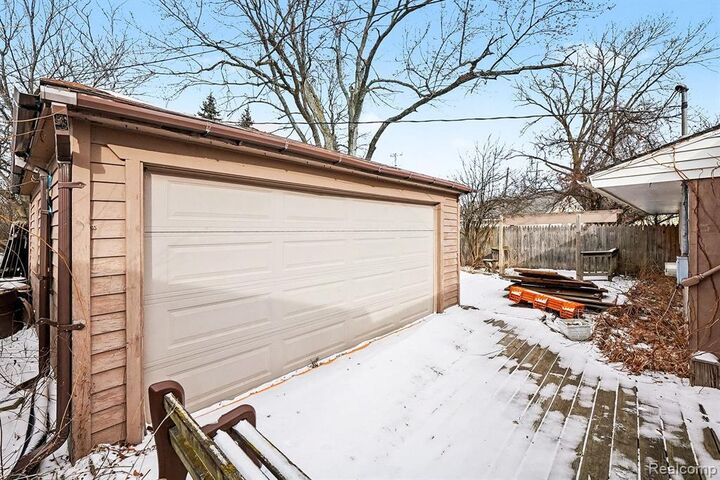 Property Photo: 672 Linda Vista Drive MI 48342-1650