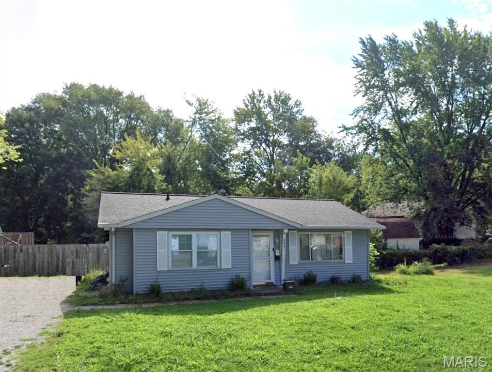Property Photo:  805 Juniper Drive  IL 62269 