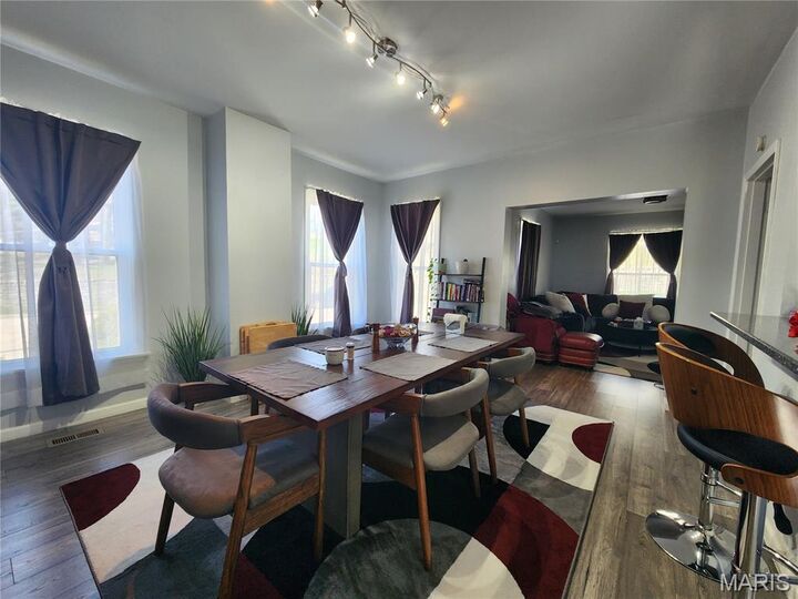 Property Photo:  607 Beacon Street  IL 62002 