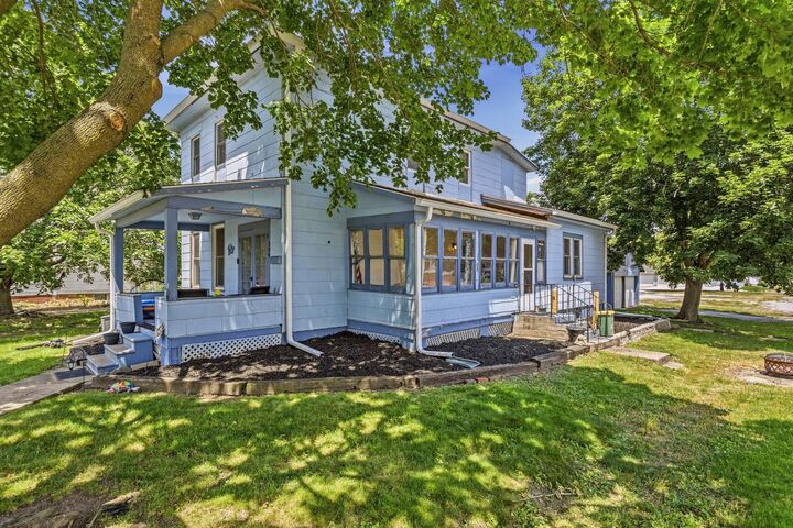 Property Photo: 204 W Green Street IL 61842
