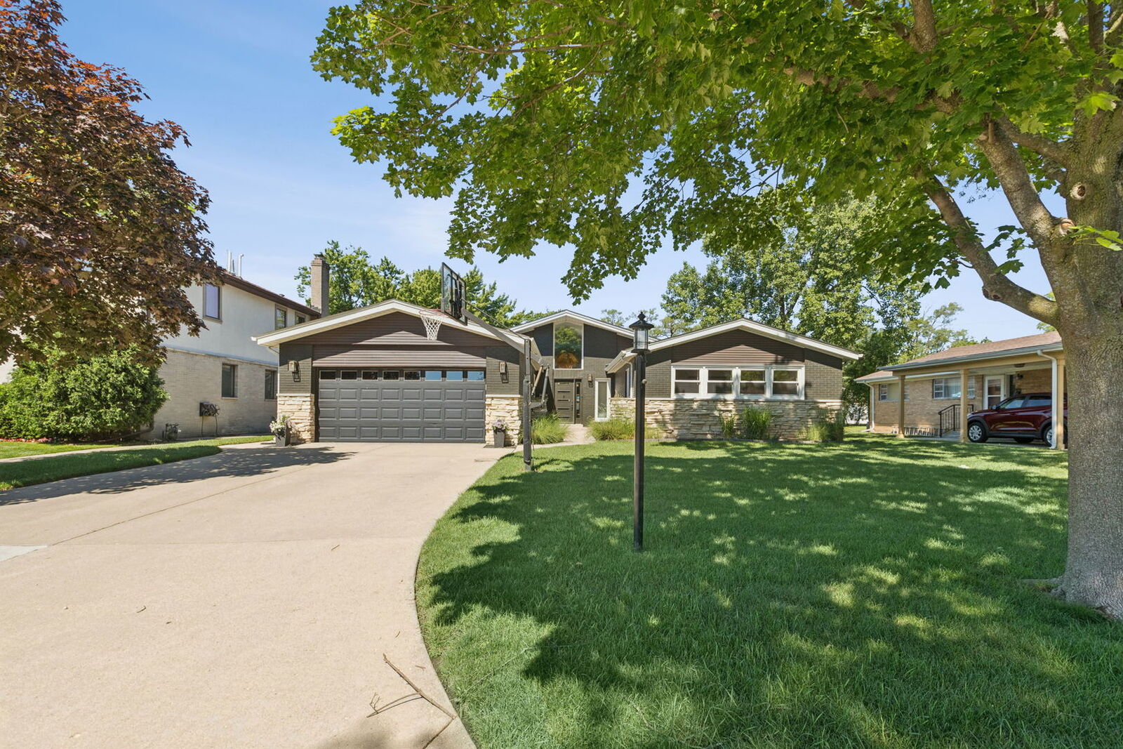 Property Photo:  9424 Tripp Avenue  IL 60076 
