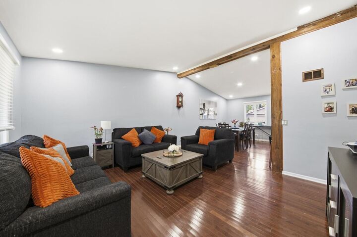 Property Photo:  