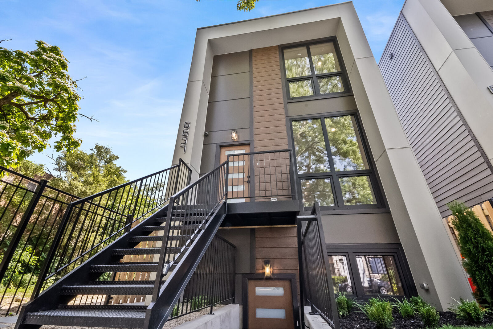 Property Photo: 6637 S Evans Avenue IL 60637