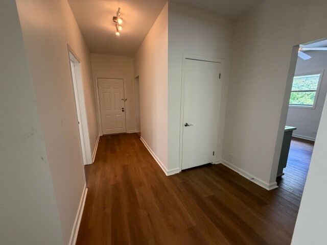 Property Photo:  804 W Lakeside Place 201  IL 60640 