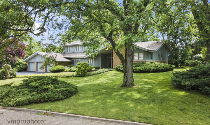 Property Photo:  445 Chapel Hill Lane  IL 60093 