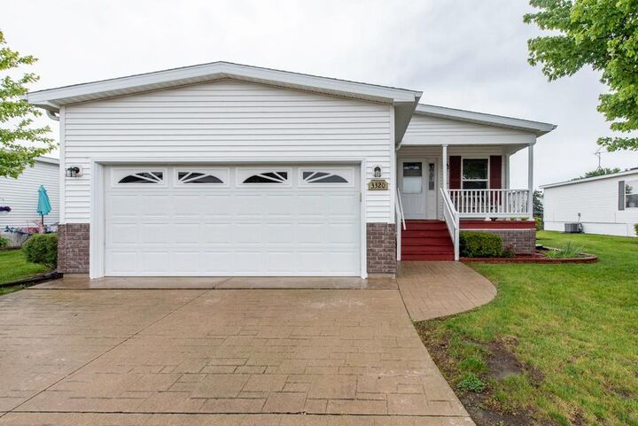 Property Photo: 3320 Evergreen Lane IL 60085