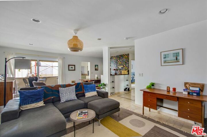 Property Photo: 5651 Sumner Way 209 CA 90230