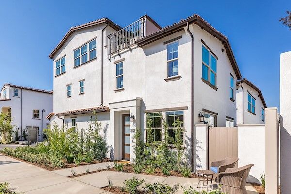 Property Photo:  828 E Florista Lane  CA 91801 