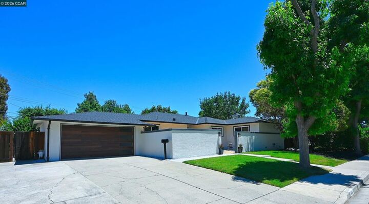 Property Photo:  846 Savannah Cir  CA 94598 