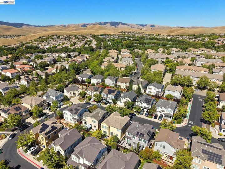 Property Photo:  6812 Aberdale Cir  CA 94582 