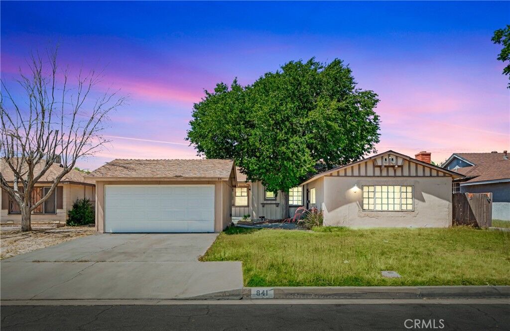 Property Photo: 841 W Avenue J9 CA 93534