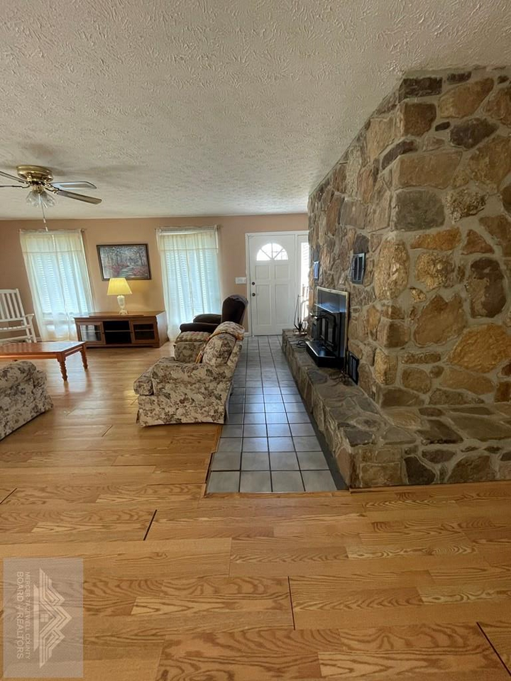 Property Photo: 1424 Old Athens Road WV 24740