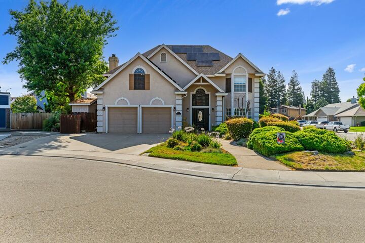 Property Photo:  966 Shelly Court  CA 95366 