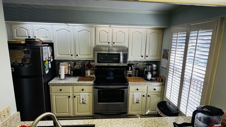 Property Photo:  204 Village Cir W  TN 37055 