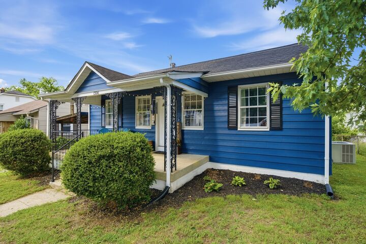 Property Photo:  1306 Berry St  TN 37138 