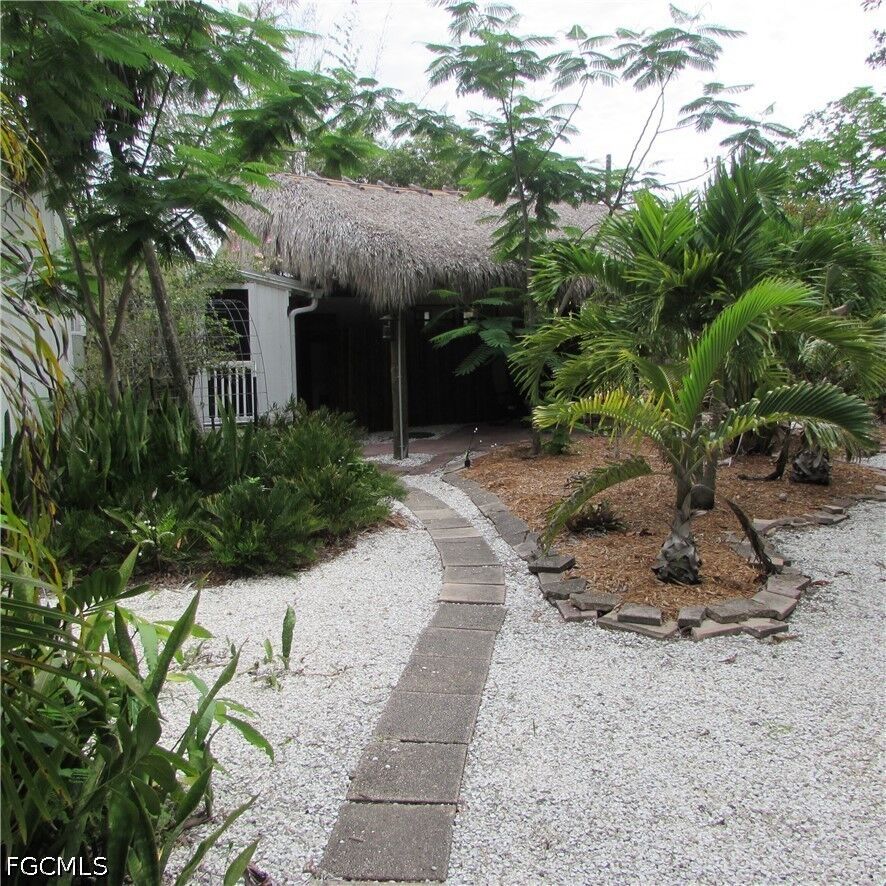 Property Photo:  7697 Beach Daisy Lane  FL 33922 