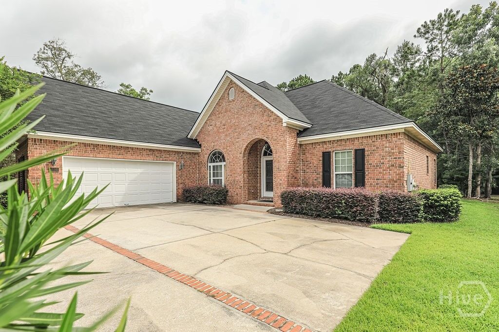 Property Photo: 316 Brown Thrush Road GA 31419