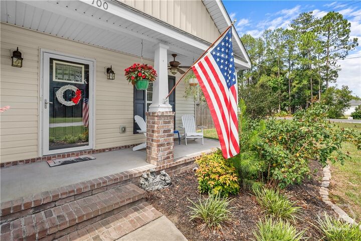 Property Photo: 100 Kingsley Drive S GA 31312