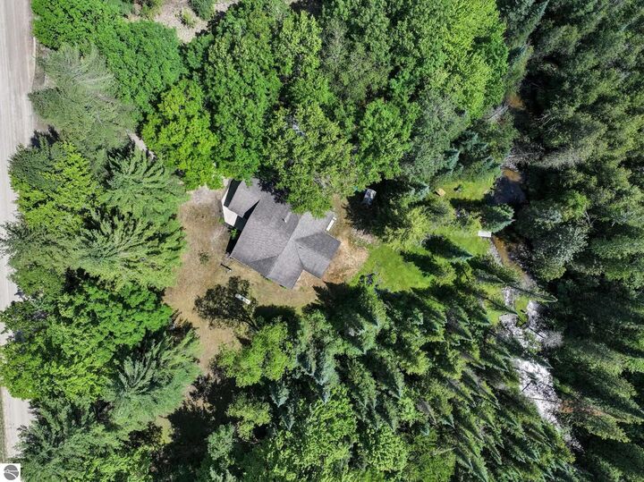 Property Photo:  8110 N 39 1/2 Road  MI 49663 