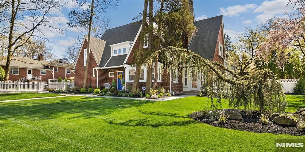 Property Photo:  206 Lakeview Avenue  NJ 07605 