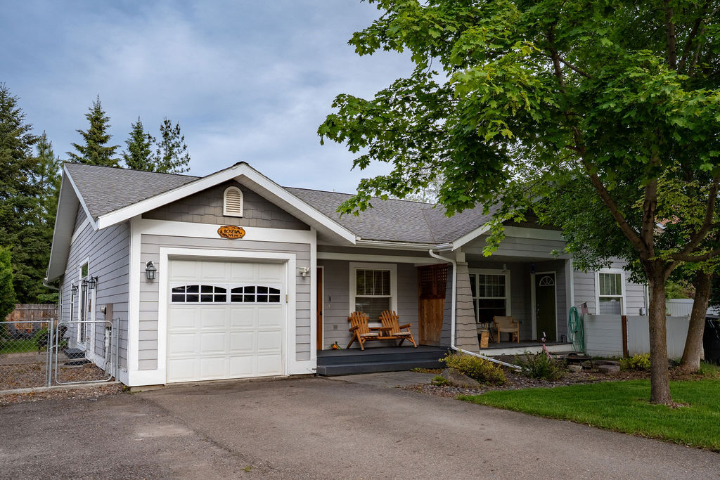 Property Photo: 1021 Park Avenue A MT 59937
