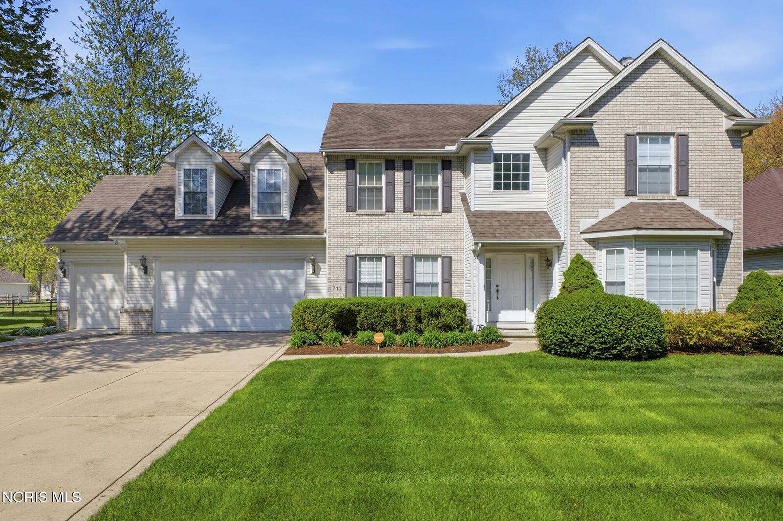 Property Photo: 712 Whisperlake Road OH 43528