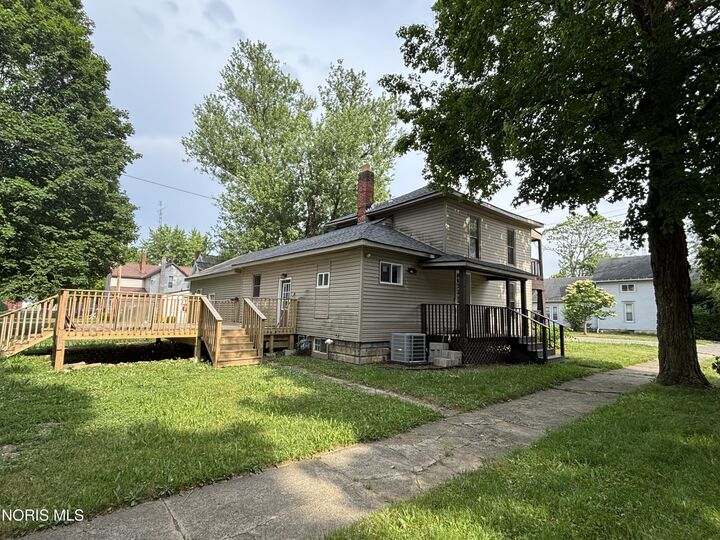 Property Photo: 301 E Madison Street OH 43543