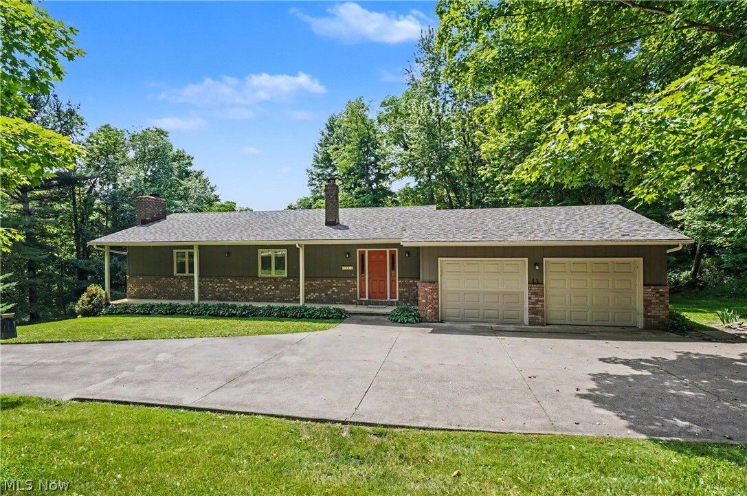 Property Photo: 2882 Sharon Copley Road OH 44256