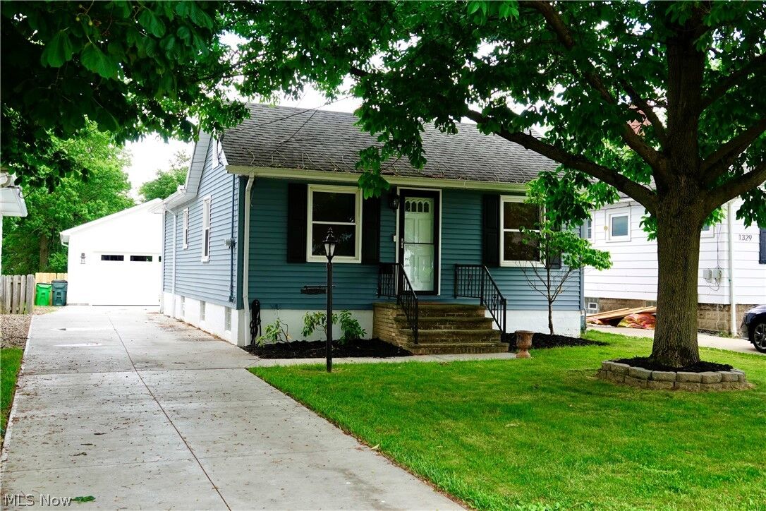 Property Photo: 1325 Elmwood Road OH 44124