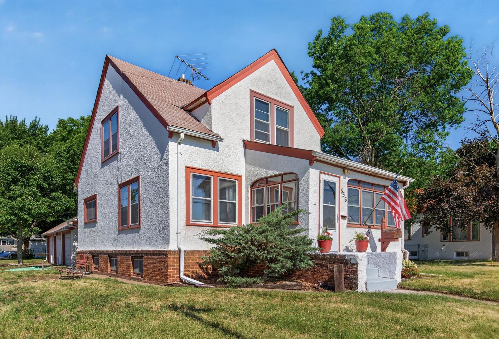Property Photo:  556 5th Avenue S  MN 55075 