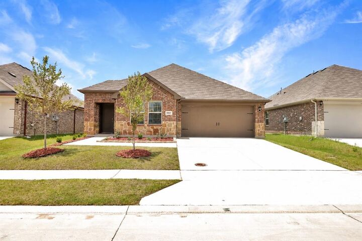Property Photo:  2907 Hadley Drive  TX 75119 