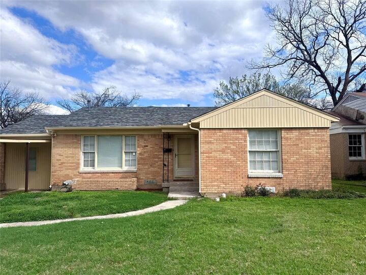 Property Photo: 1602 Glen Avenue TX 75216