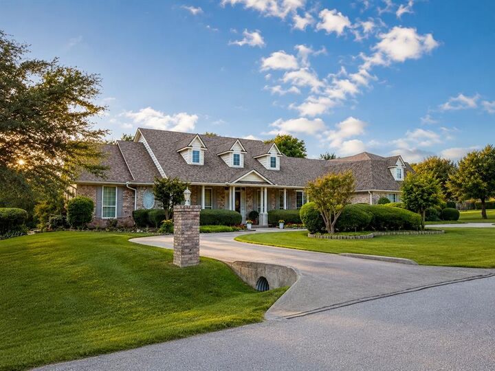 Property Photo: 710 Glenwood Circle TX 75069