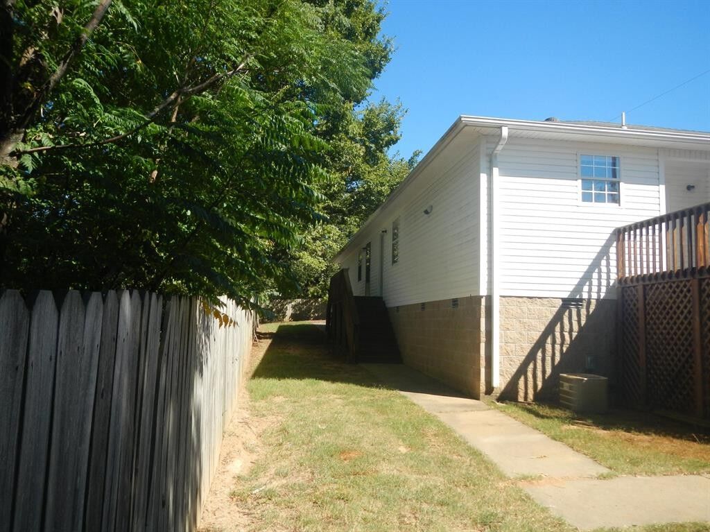 Property Photo: 800 N Williams Street AR 72110
