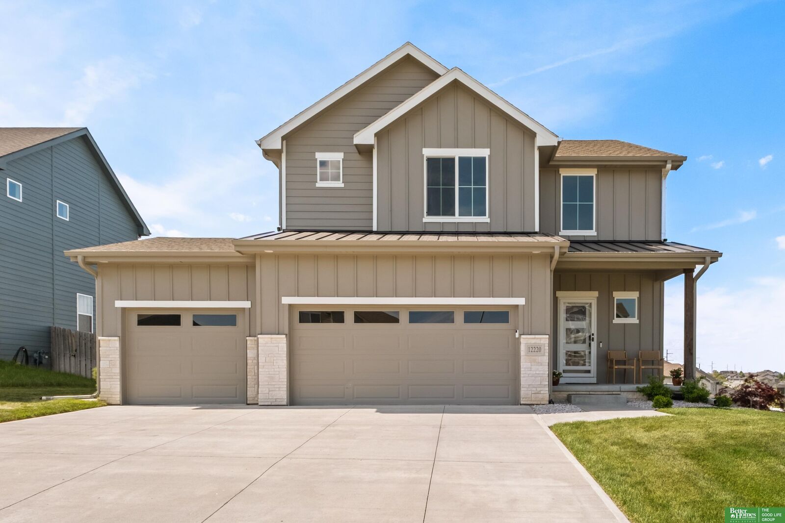 Property Photo: 12220 S 111th Avenue NE 68046