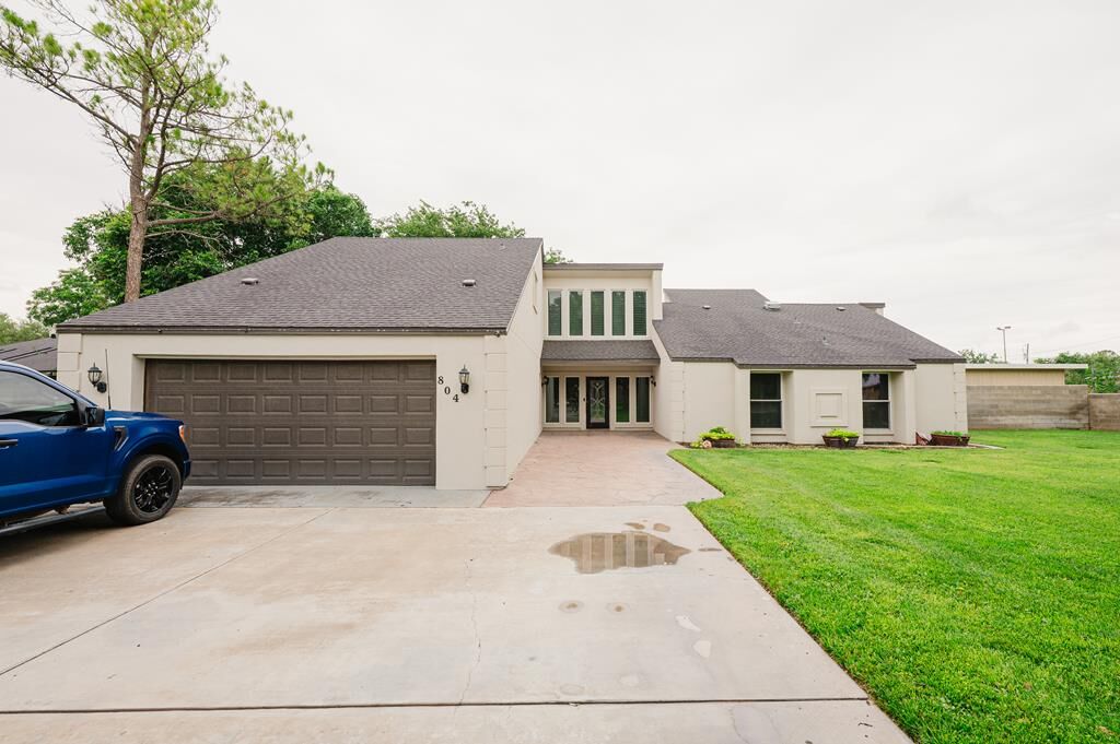 Property Photo: 804 Claymoor Dr TX 79764