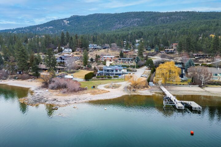 Photo de la propriété:  955 Gable Road  BC V4V 1C3 