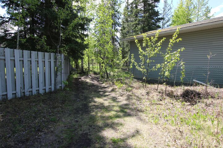 Property Photo: 8 Myhon Place BC V0C 2W0