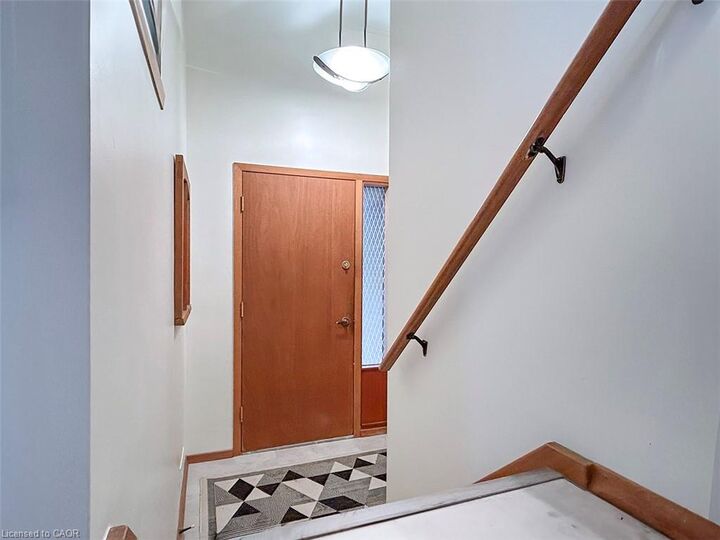 Property Photo: 11 Lombardy Court Upper Unit ON N2M 1W8