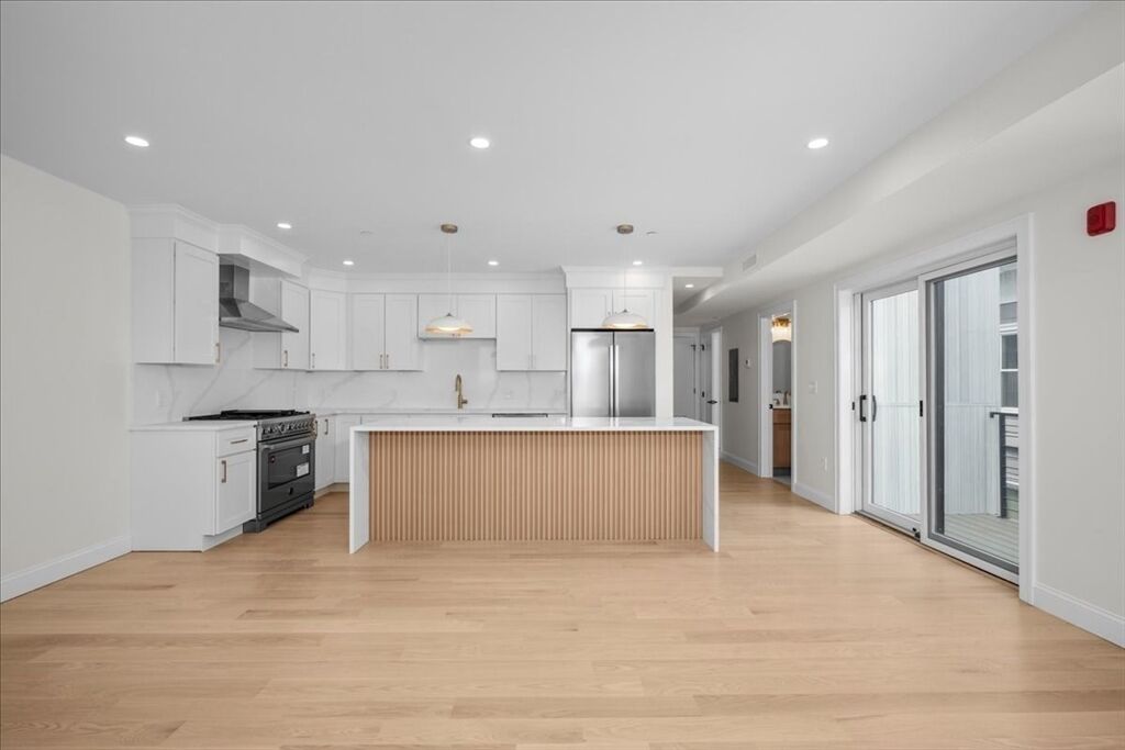 Property Photo:  595 Broadway 302  MA 02145 