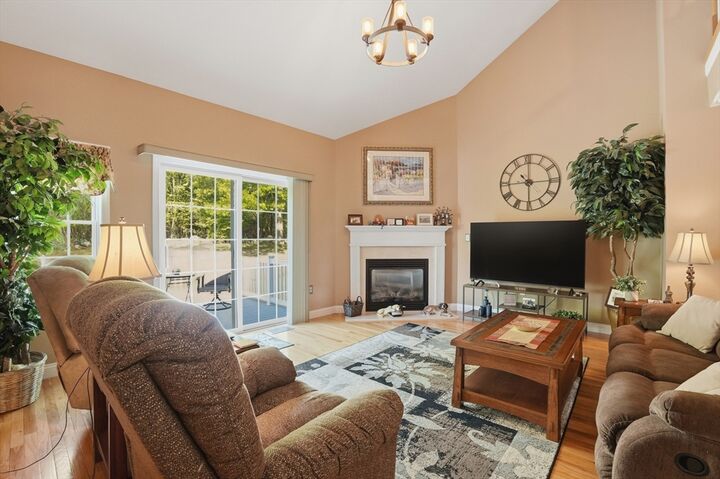 Property Photo:  877 Auburnville Way K6  MA 02382 