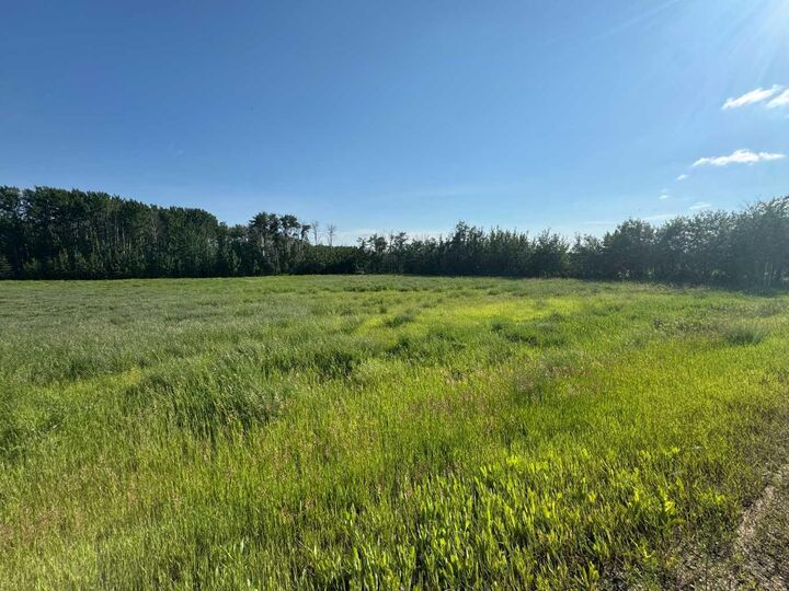 Property Photo: NW-36-70-7-W6 Part Of NW Lot 6 AB T8W 5C7