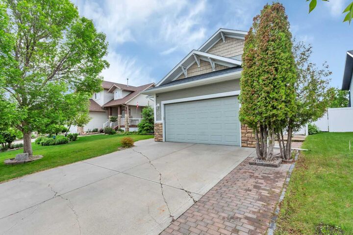 Property Photo: 33 Walker Boulevard AB T4L 7E4