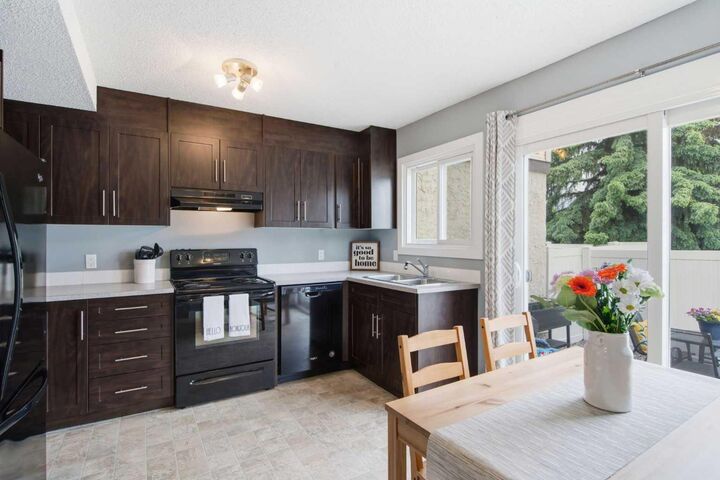 Property Photo: 237 Deerpoint Lane SE AB T2J 6M6