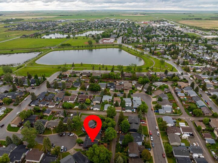Property Photo:  615 7 Street SE  AB T1V 1K8 
