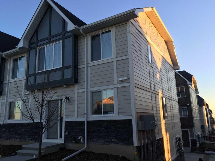 Photo de la propriété:  972 Nolan Hill Boulevard NW  AB T3R 0Z7 
